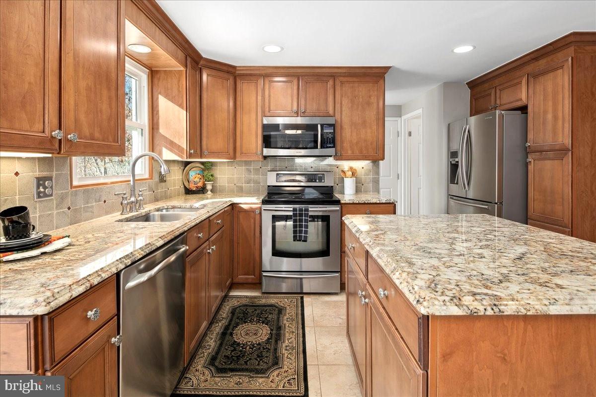 8218 Rushing Creek Drive Springfield, VA 22153 - Photo 24 of 94 Gallery Image 24