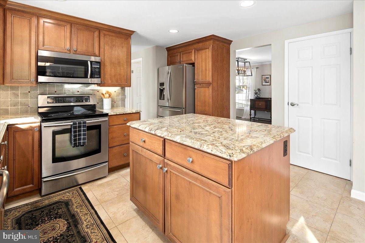 8218 Rushing Creek Drive Springfield, VA 22153 - Photo 25 of 94 Gallery Image 25
