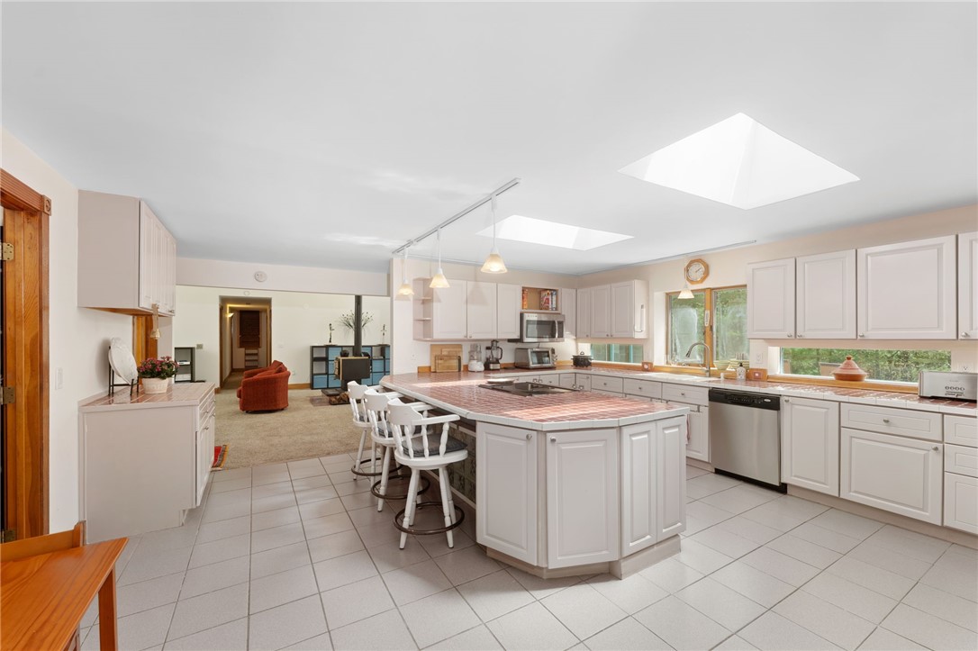 336 Switch Road Richmond, RI 02832 - Photo 17 of 50