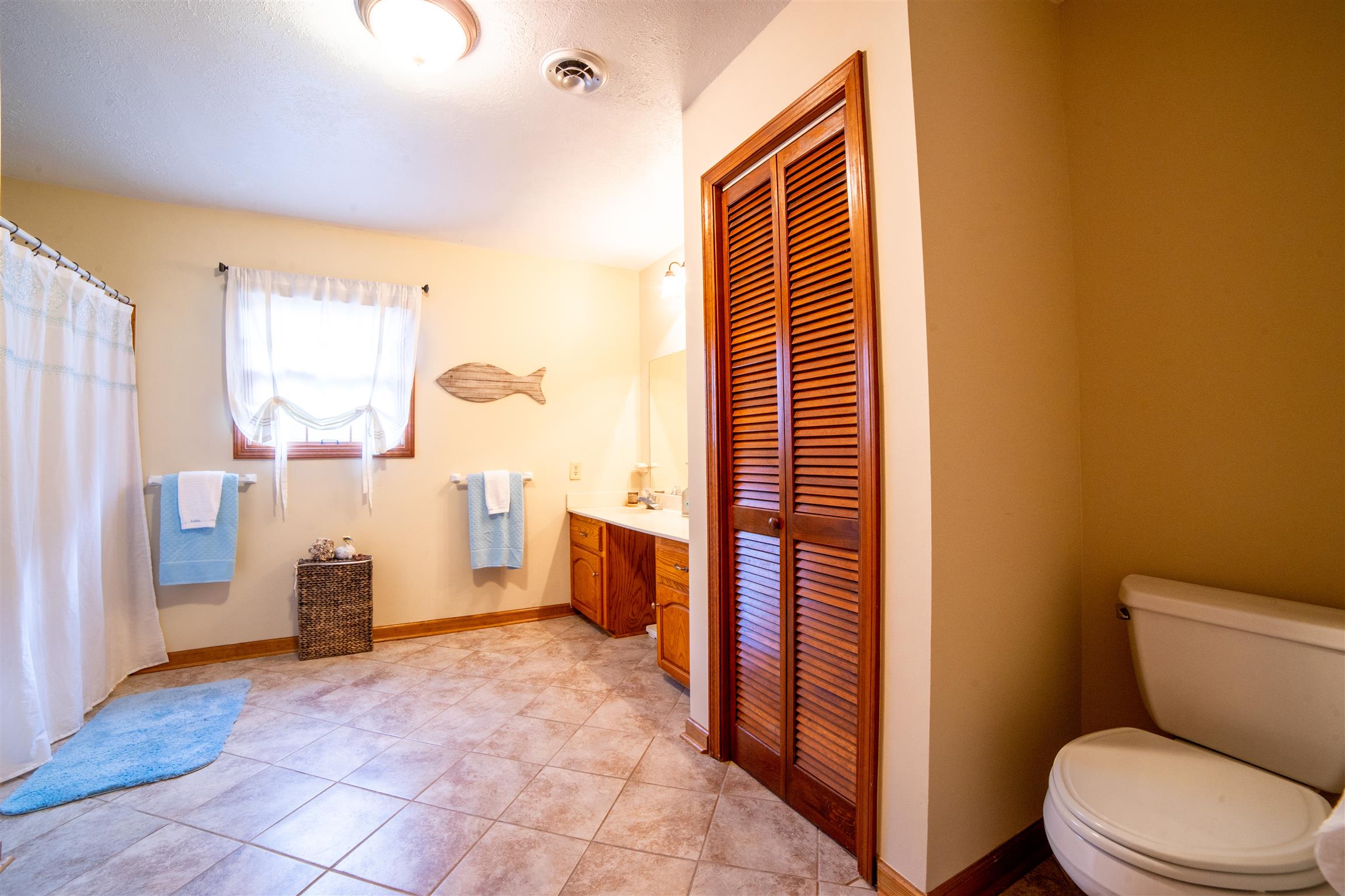 2190 Glencoe Road Culleoka, TN 38451 - Photo 17 of 30 Large Upstairs Bathroom