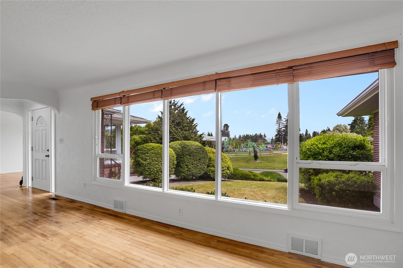 4828 Rucker Avenue Everett, WA 98203 - Photo 6 of 40