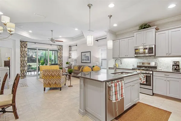 $2,450 | 13625 Circa Crossing Drive, Lithia, FL 33547
