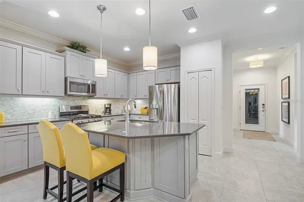 $2,450 | 13625 Circa Crossing Drive, Lithia, FL 33547