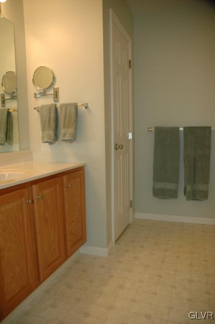 5594 North Coplay Road Whitehall, PA 18052 - Photo 11 of 16 Gallery Image 11