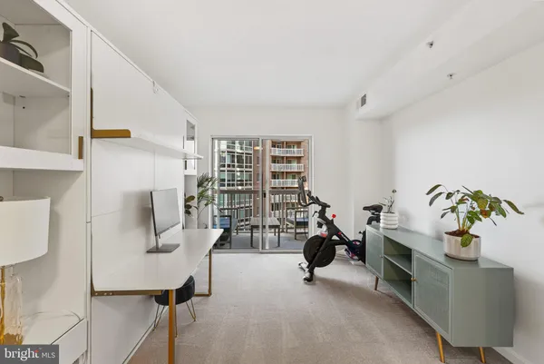 $399,900 | 3101 North Hampton Drive, Unit 1014, Alexandria, VA 22302