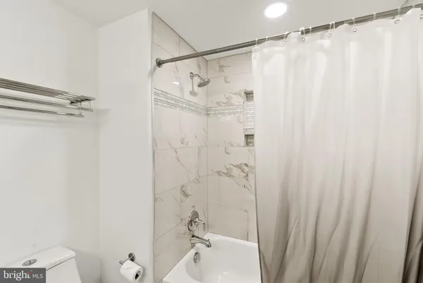 $399,900 | 3101 North Hampton Drive, Unit 1014, Alexandria, VA 22302