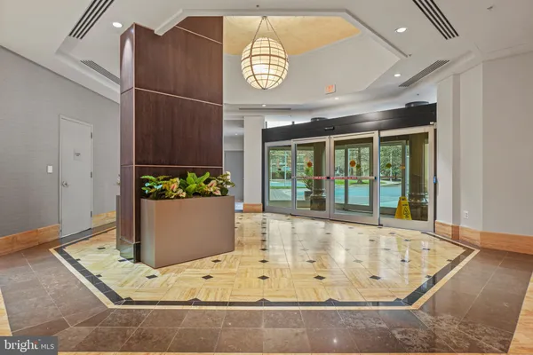 $399,900 | 3101 North Hampton Drive, Unit 1014, Alexandria, VA 22302