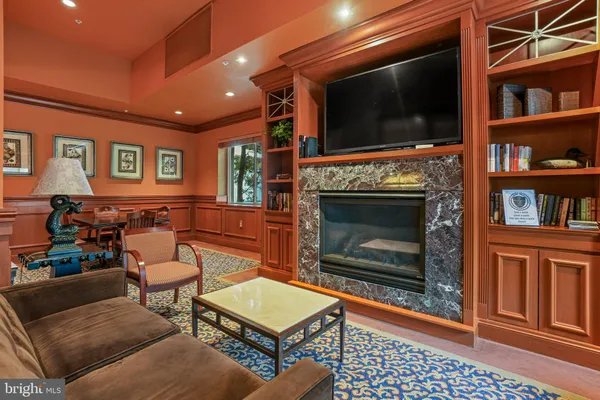 $399,900 | 3101 North Hampton Drive, Unit 1014, Alexandria, VA 22302