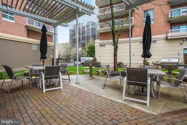 $399,900 | 3101 North Hampton Drive, Unit 1014, Alexandria, VA 22302