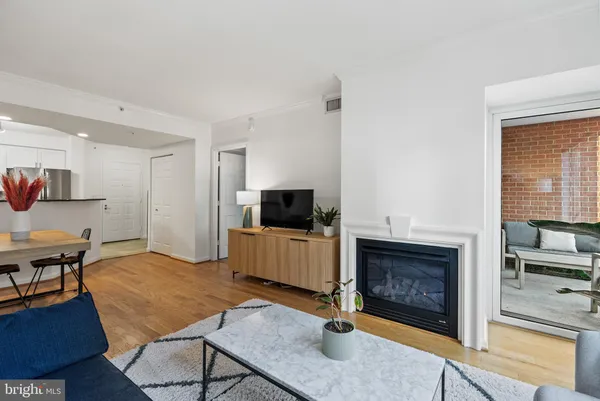 $399,900 | 3101 North Hampton Drive, Unit 1014, Alexandria, VA 22302