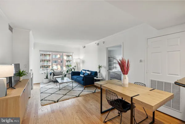 $399,900 | 3101 North Hampton Drive, Unit 1014, Alexandria, VA 22302