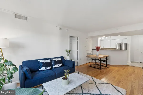 $399,900 | 3101 North Hampton Drive, Unit 1014, Alexandria, VA 22302