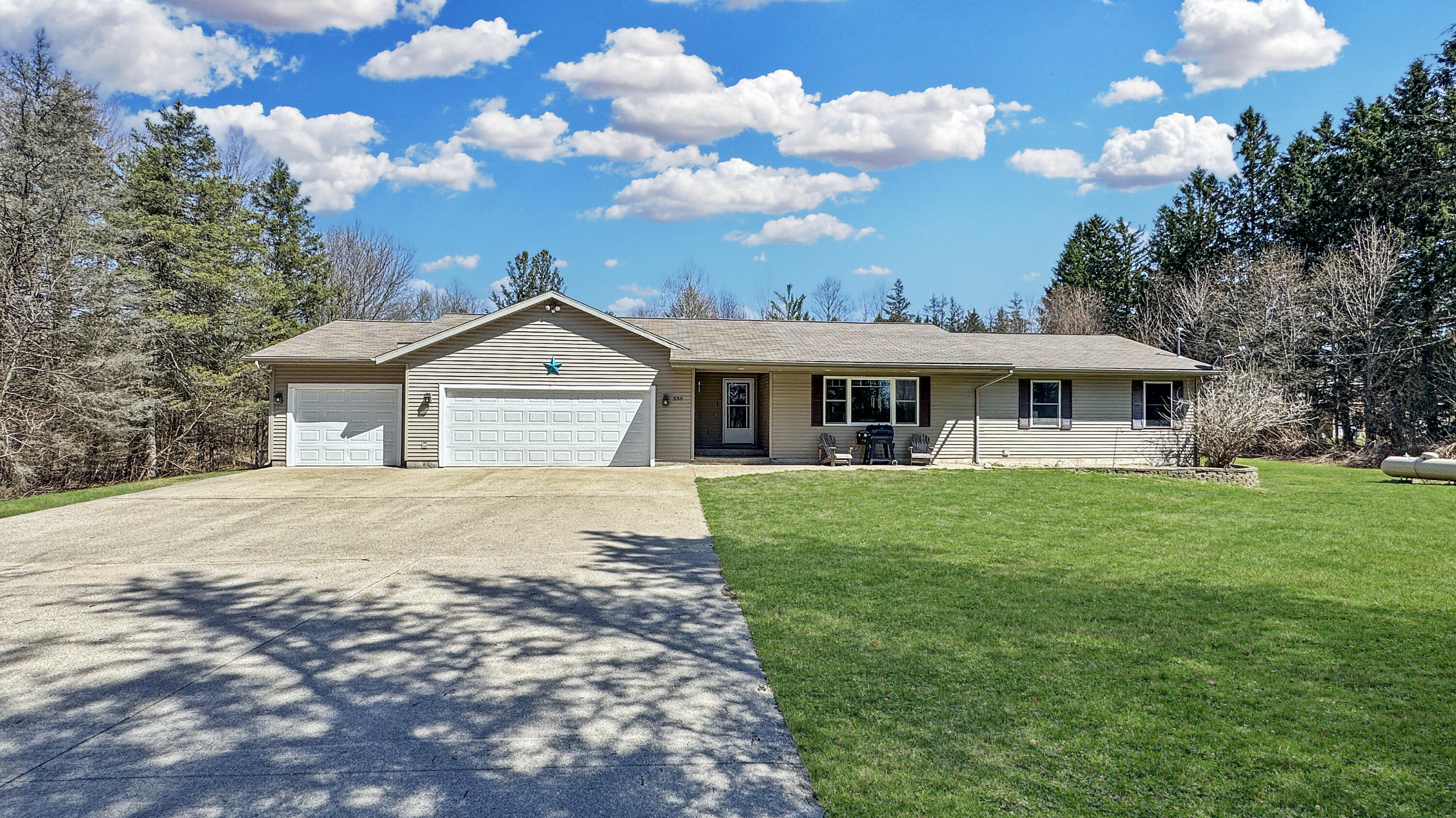 5311 South 25 Road Boon, MI 49618 - Photo 1 of 50 Greg Bosscher (4)