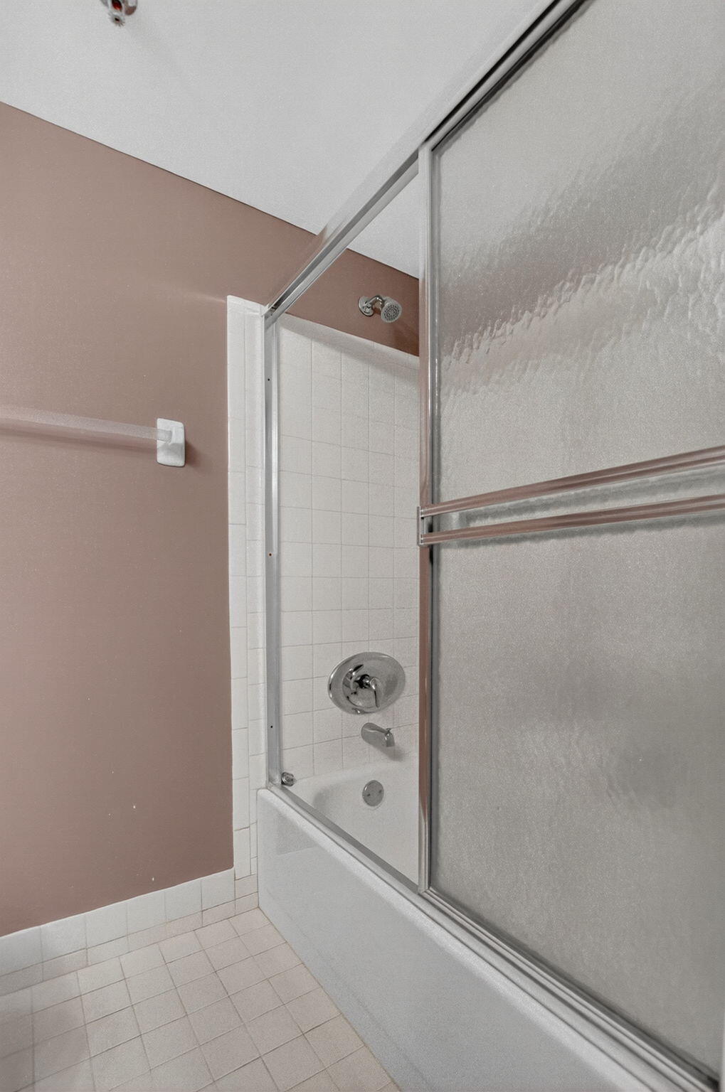 9170 Southwest 14th Street, Unit 4105 Boca Raton, FL 33428 - Photo 23 of 40 Bathroom 2 tub shower combo