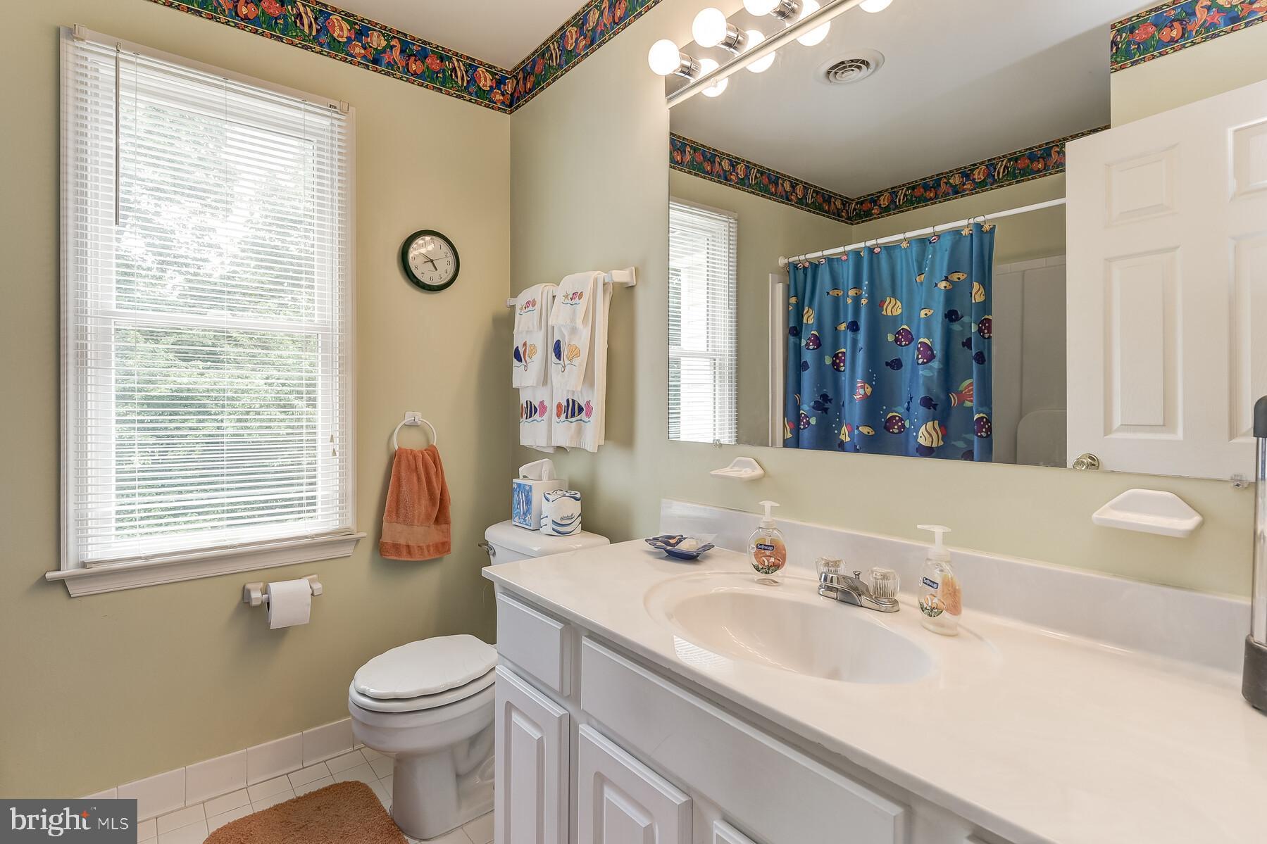 1195 Woods Road Westminster, MD 21158 - Photo 23 of 32 Hall Full Bath