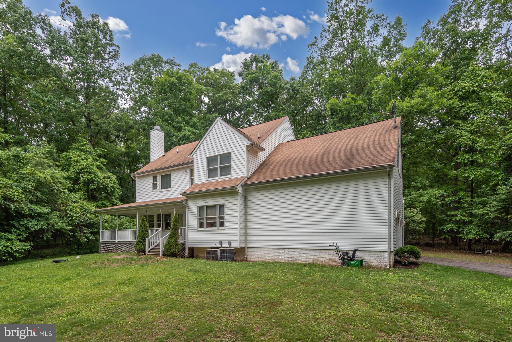 1195 Woods Road Westminster, MD 21158 - Photo 29 of 32 Large 3 car garage & Parking Pad