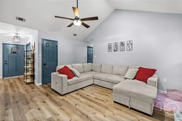 $2,400 | 31 Austin Drive, Savannah, GA 31419