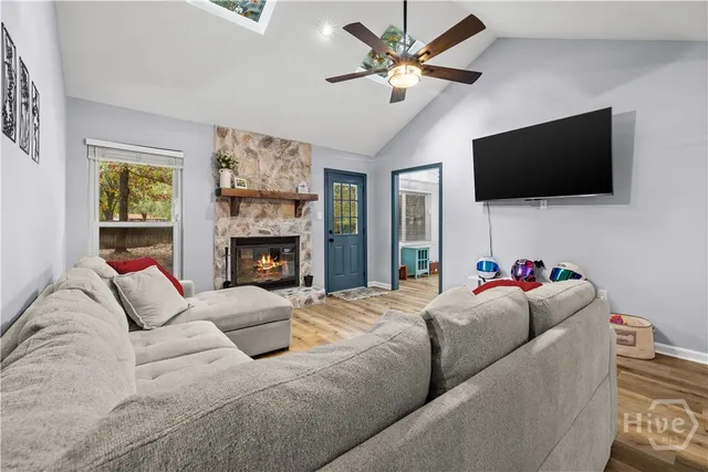 $2,400 | 31 Austin Drive, Savannah, GA 31419