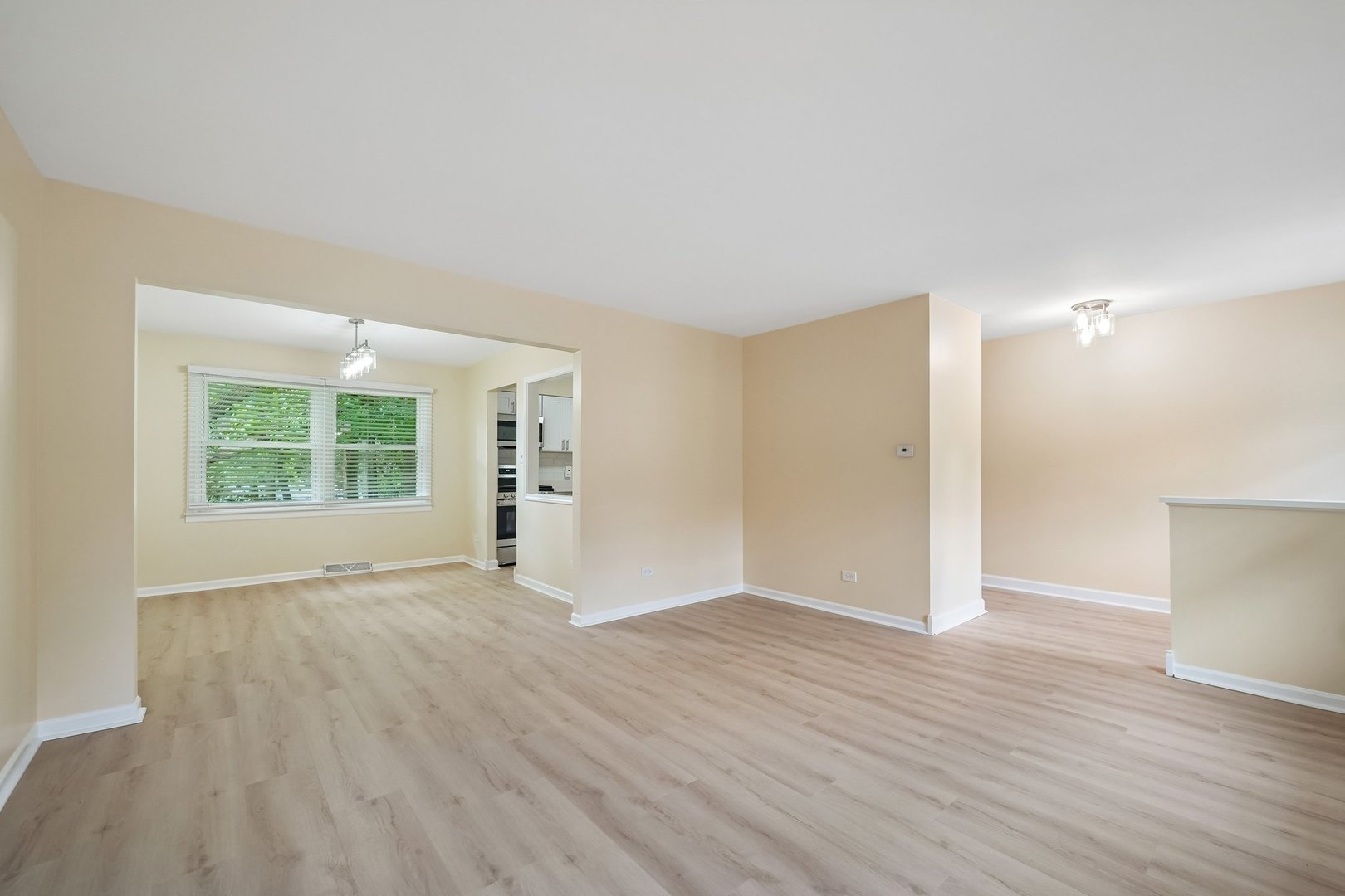 5112 Main Street Lisle, IL 60532 - Photo 4 of 23
