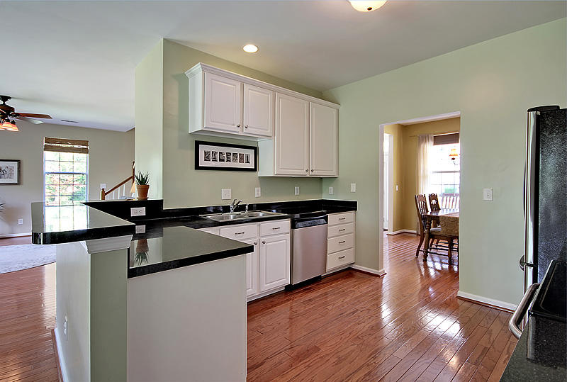 9464 Ayscough Road Summerville, SC 29485 - Photo 15 of 28 Kitchen1