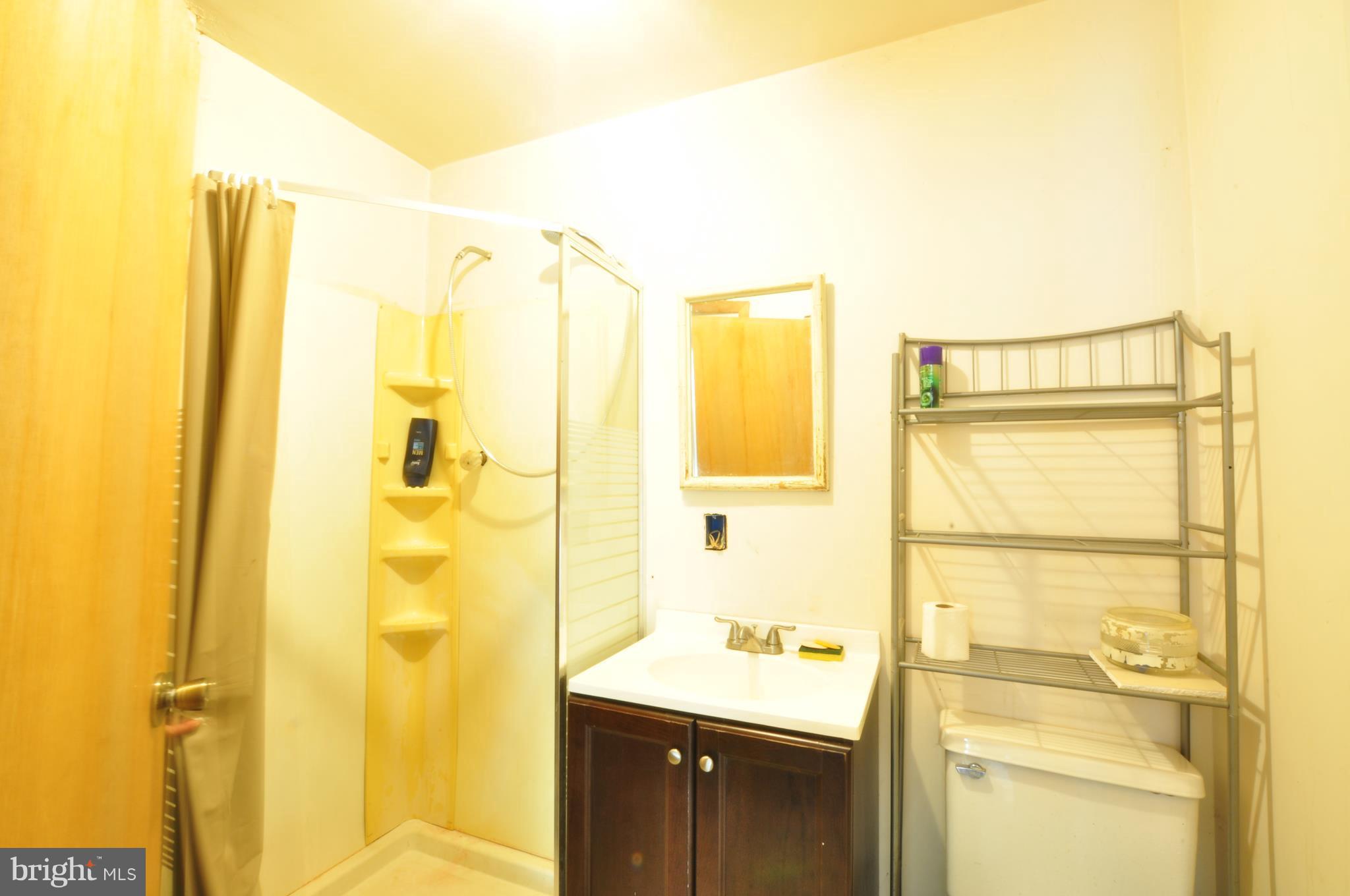 24115 Stringtown Road Clarksburg, MD 20871 - Photo 6 of 10 Full Hall Bathroom
