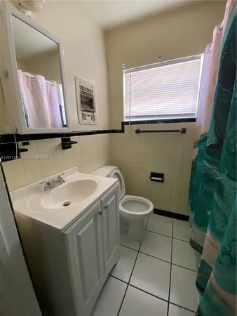 $1,250 | 2031 Northeast 167th Street, Unit 2, North Miami Beach, FL 33162