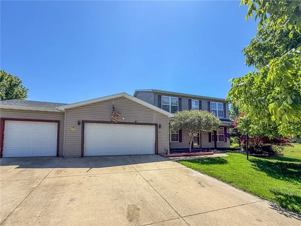 $340,000 | 702 Balsam Drive, St. Joseph, IL 61873