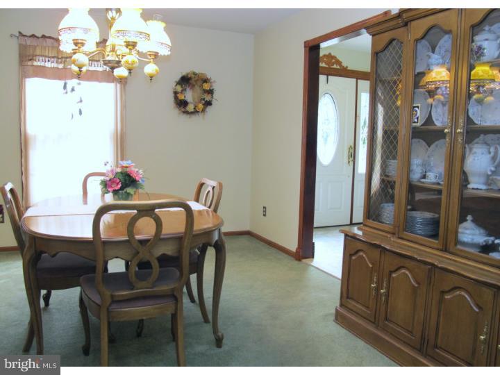 629 Chapel Road Cinnaminson, NJ 08077 - Photo 5 of 20 Dining Room