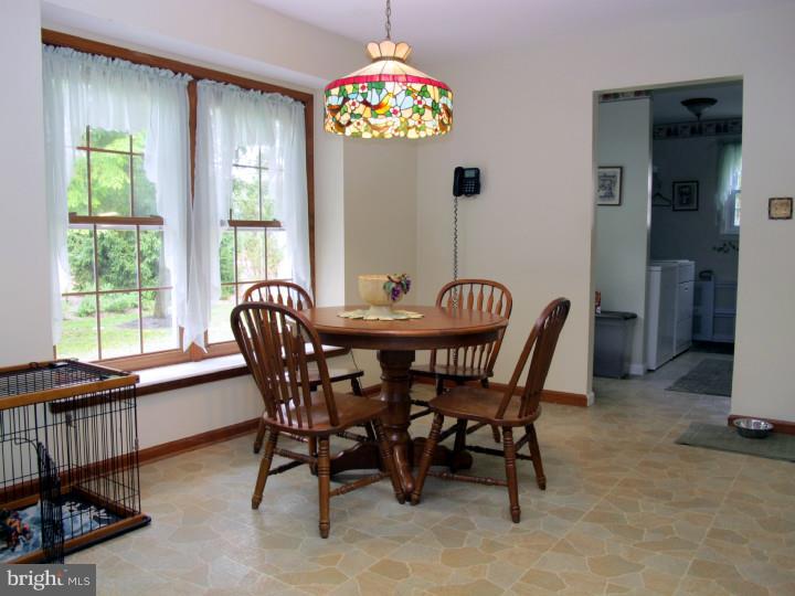 629 Chapel Road Cinnaminson, NJ 08077 - Photo 7 of 20 Breakfast Room
