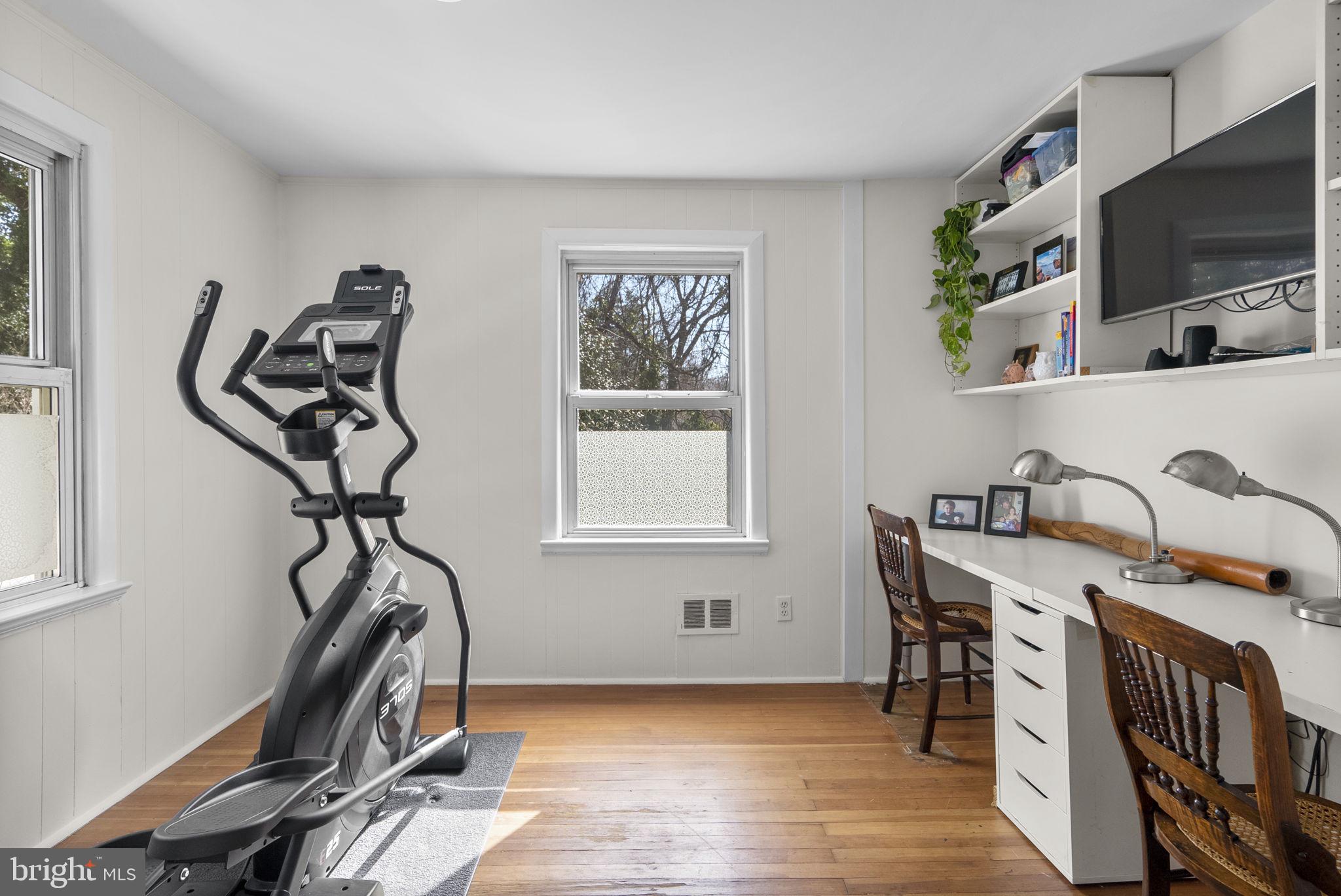 212 Dearborn Avenue Silver Spring, MD 20901 - Photo 20 of 42 Main Level Bedroom or Home Office/Gym