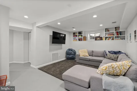 $739,000 | 212 Dearborn Avenue, Silver Spring, MD 20901