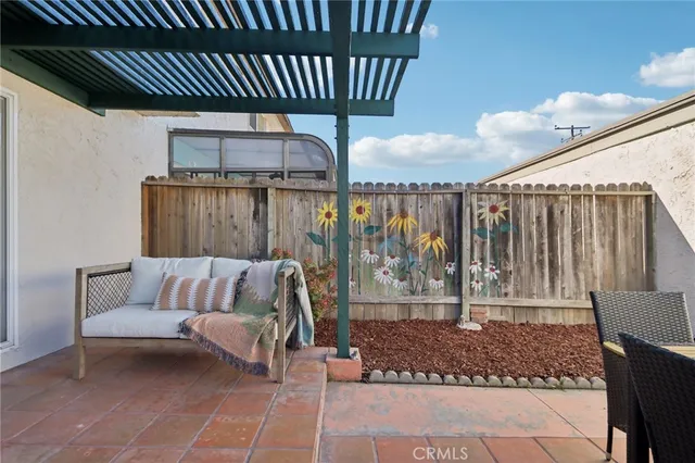 $784,900 | 5566 Aldershot Walk, Westminster, CA 92683