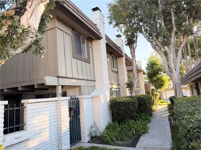 $784,900 | 5566 Aldershot Walk, Westminster, CA 92683