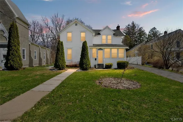 $184,900 | 337 Mac Arthur Parkway, Oneida, NY 13421