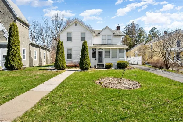 $184,900 | 337 Mac Arthur Parkway, Oneida, NY 13421