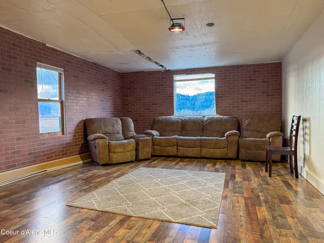 $485,000 | 22090 State Highway 3, Cataldo, ID 83810