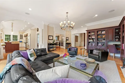 $3,495,000 | 64 Stratton Road, Scarsdale, NY 10583