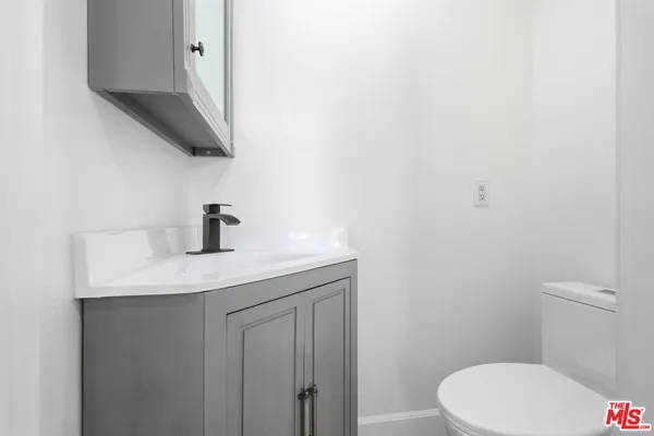 $1,044,990 | 11934 South Van Ness Avenue, Hawthorne, CA 90250