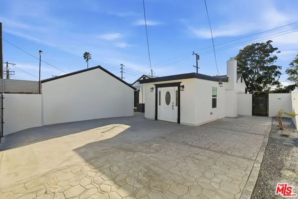 $1,044,990 | 11934 South Van Ness Avenue, Hawthorne, CA 90250
