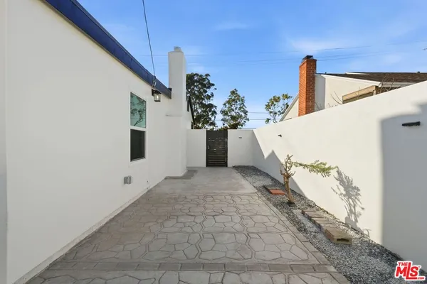 $1,044,990 | 11934 South Van Ness Avenue, Hawthorne, CA 90250