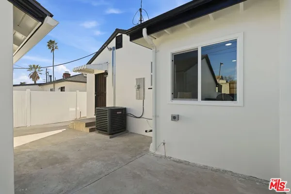 $1,044,990 | 11934 South Van Ness Avenue, Hawthorne, CA 90250
