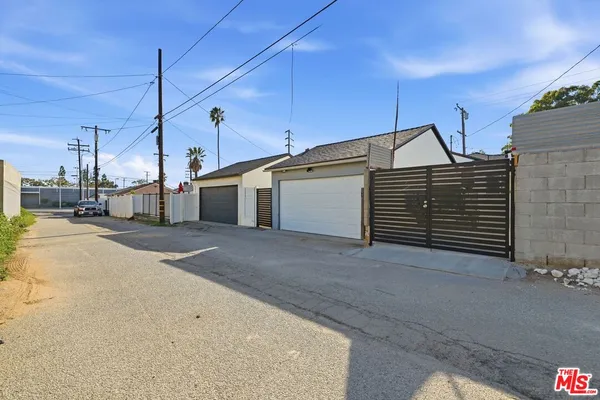 $1,044,990 | 11934 South Van Ness Avenue, Hawthorne, CA 90250