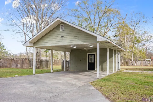 $1,700 | 13691 Andrews Road, Denham Springs, LA 70726