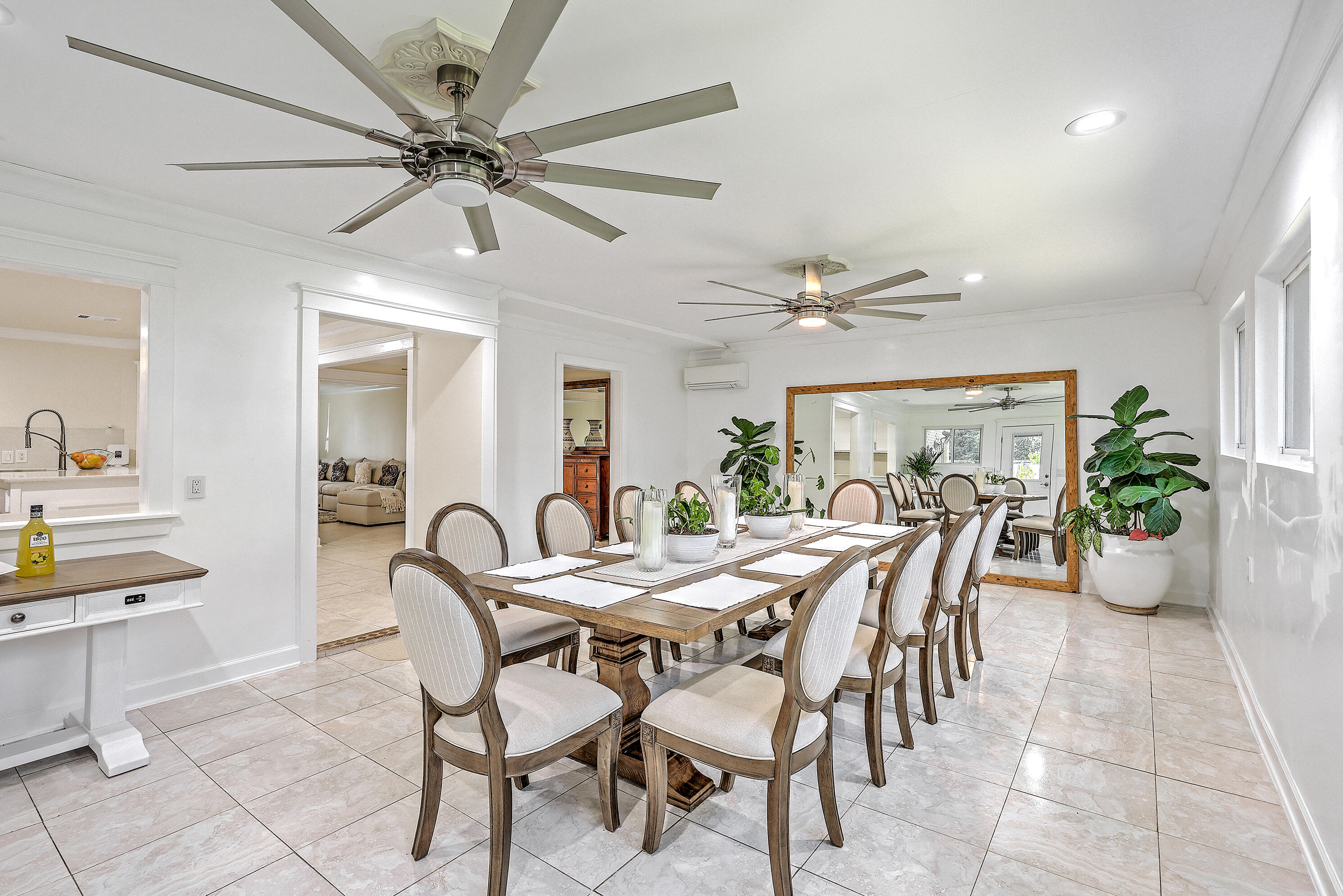 7950 New Ryder Road North Charleston, SC 29406 - Photo 12 of 33 Dining room towards kitchen