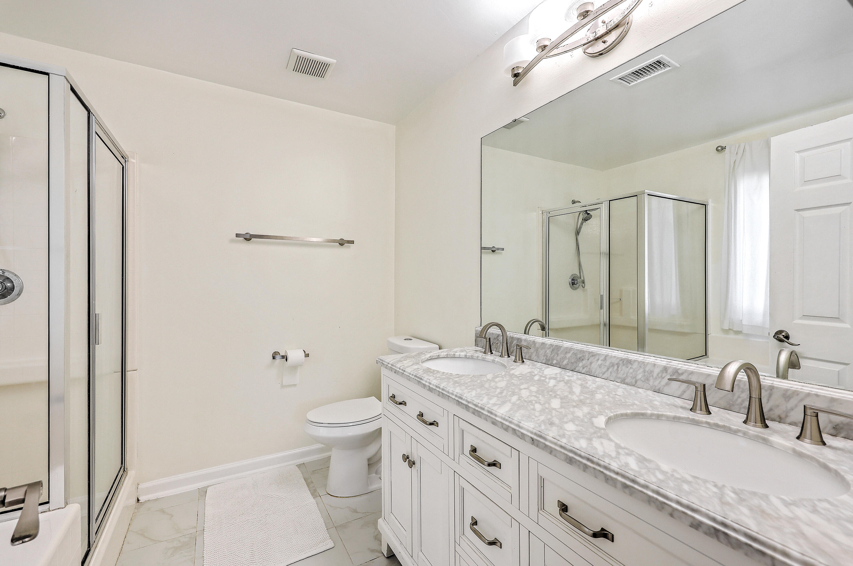 7950 New Ryder Road North Charleston, SC 29406 - Photo 20 of 33 Upstairs primary bath