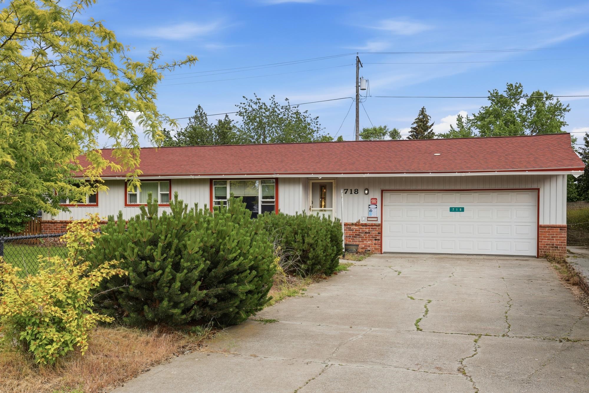 718 East Dalke Avenue Spokane, WA 99208 - Photo 3 of 39