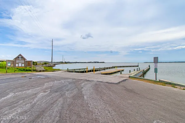 $139,900 | 727 Crow Hill Road, Beaufort, NC 28516