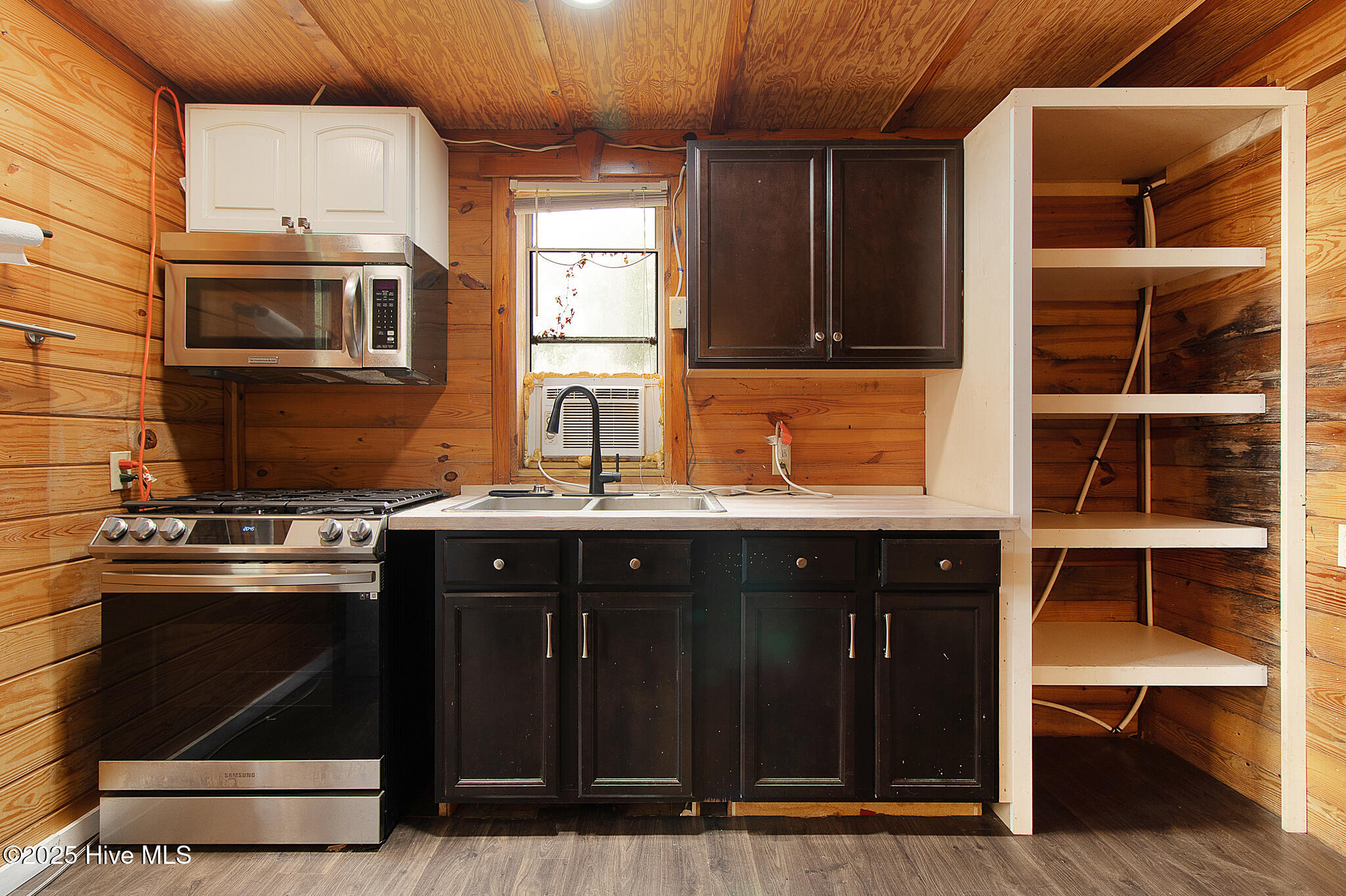 727 Crow Hill Road Beaufort, NC 28516 - Photo 6 of 45 Barn interior