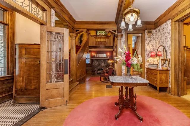 $574,900 | 1111 East Grove Street, Bloomington, IL 61701