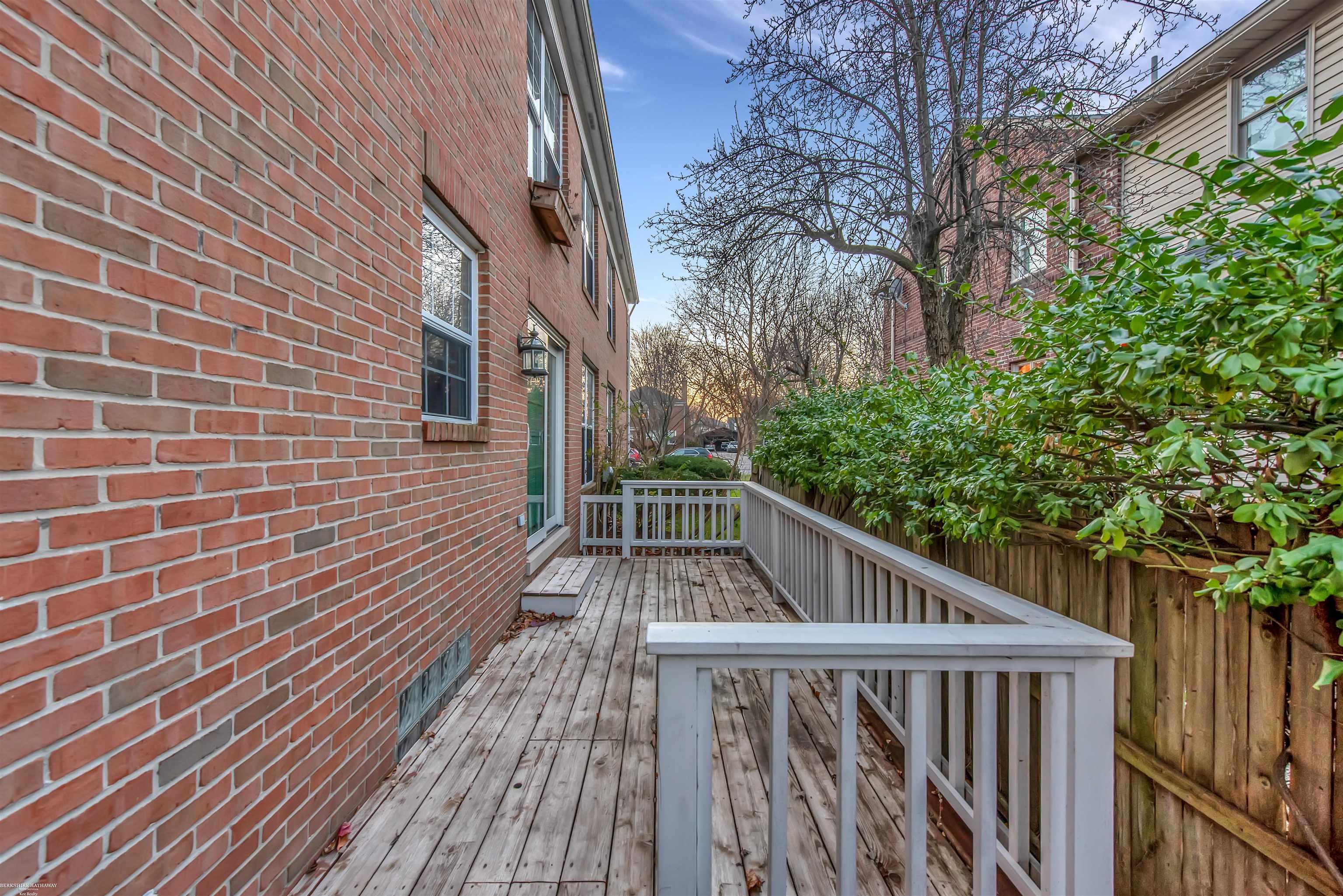 862 Neff Road Grosse Pointe, MI 48230 - Photo 22 of 29 50100325-21.JPG